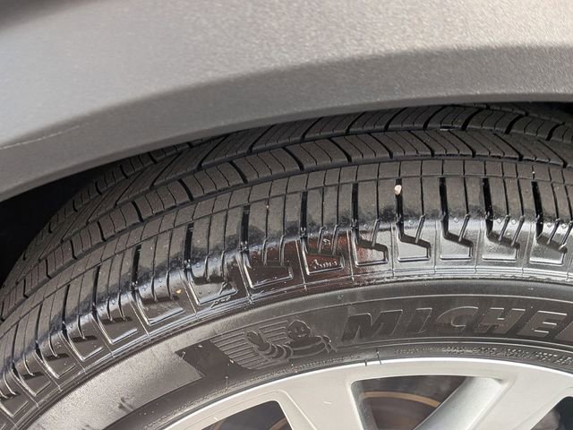 Used 2025 Ford Explorer Active w/ Active Comfort Package image 11