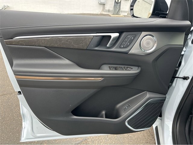 New 2026 Buick Enclave Avenir w/ Super Cruise Package image 7