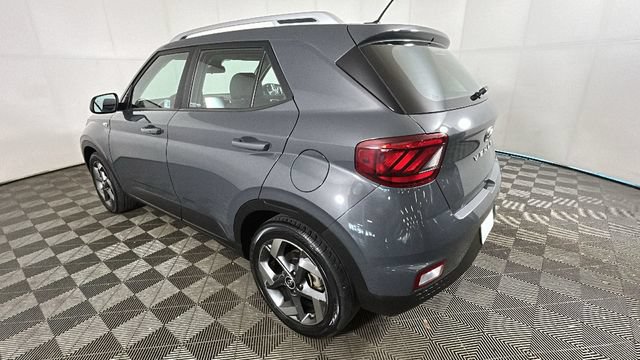 Used 2025 Hyundai Venue SEL FWD image 5
