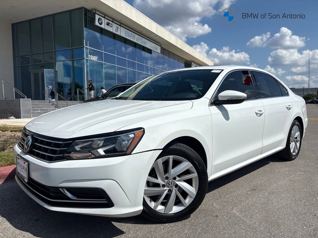 Used 2018 Volkswagen Passat 2.0T SE FWD image 1