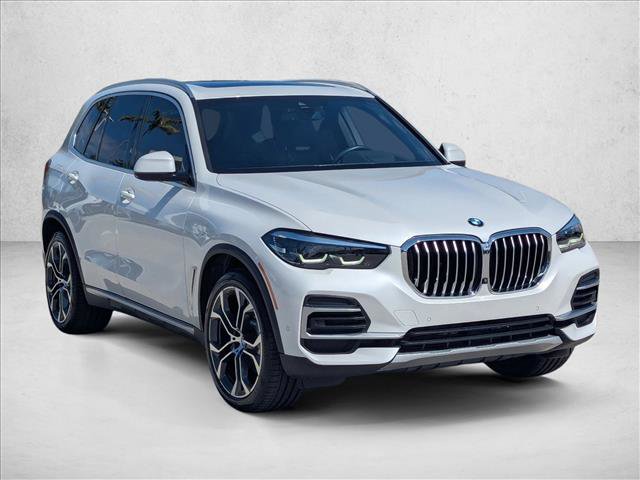 Certified 2023 BMW X5 sDrive40i w/ Premium Package image 3