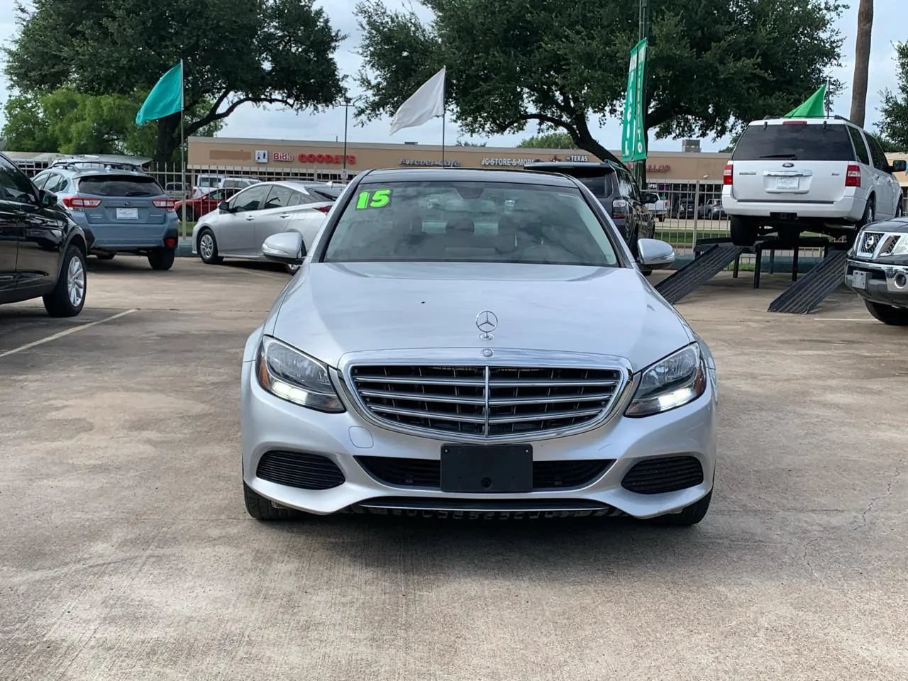 Used 2015 Mercedes-Benz C 300 4MATIC Sedan image 2