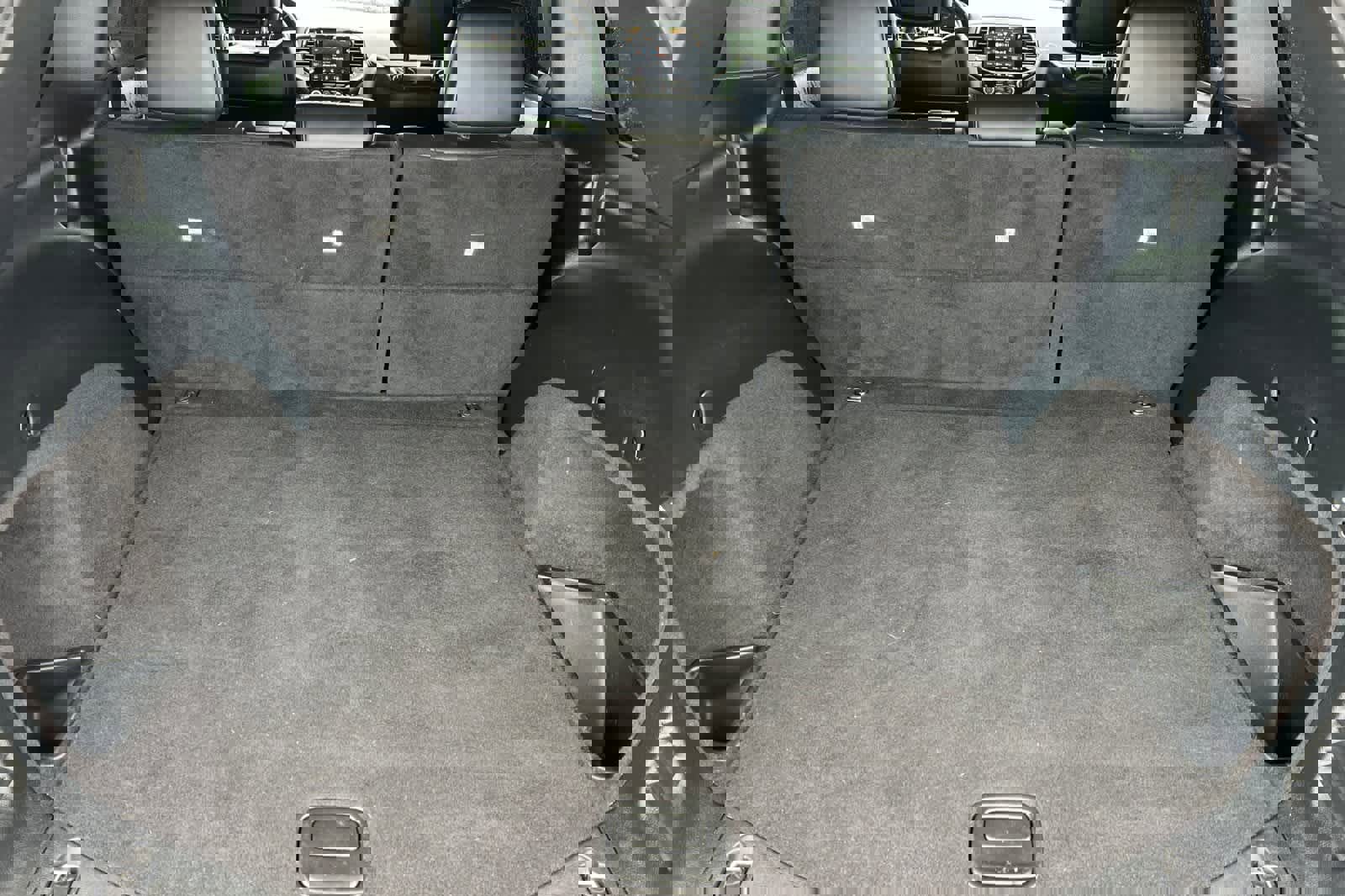 Used 2019 Jeep Grand Cherokee Altitude image 16