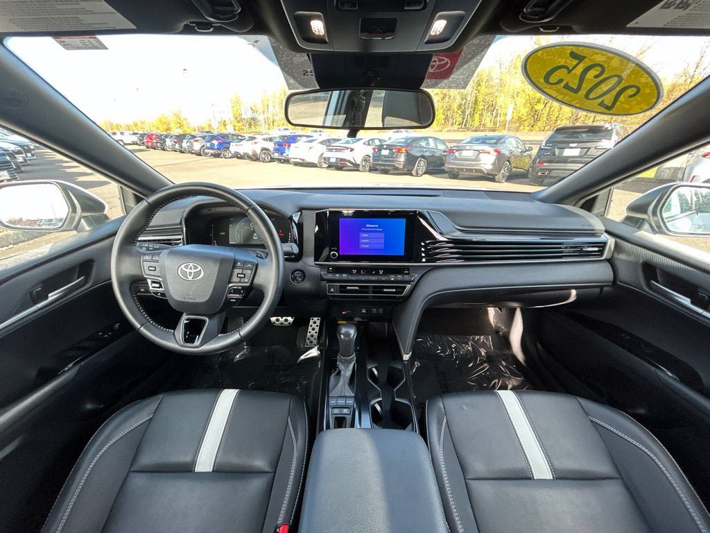 Used 2025 Toyota Camry SE FWD image 14