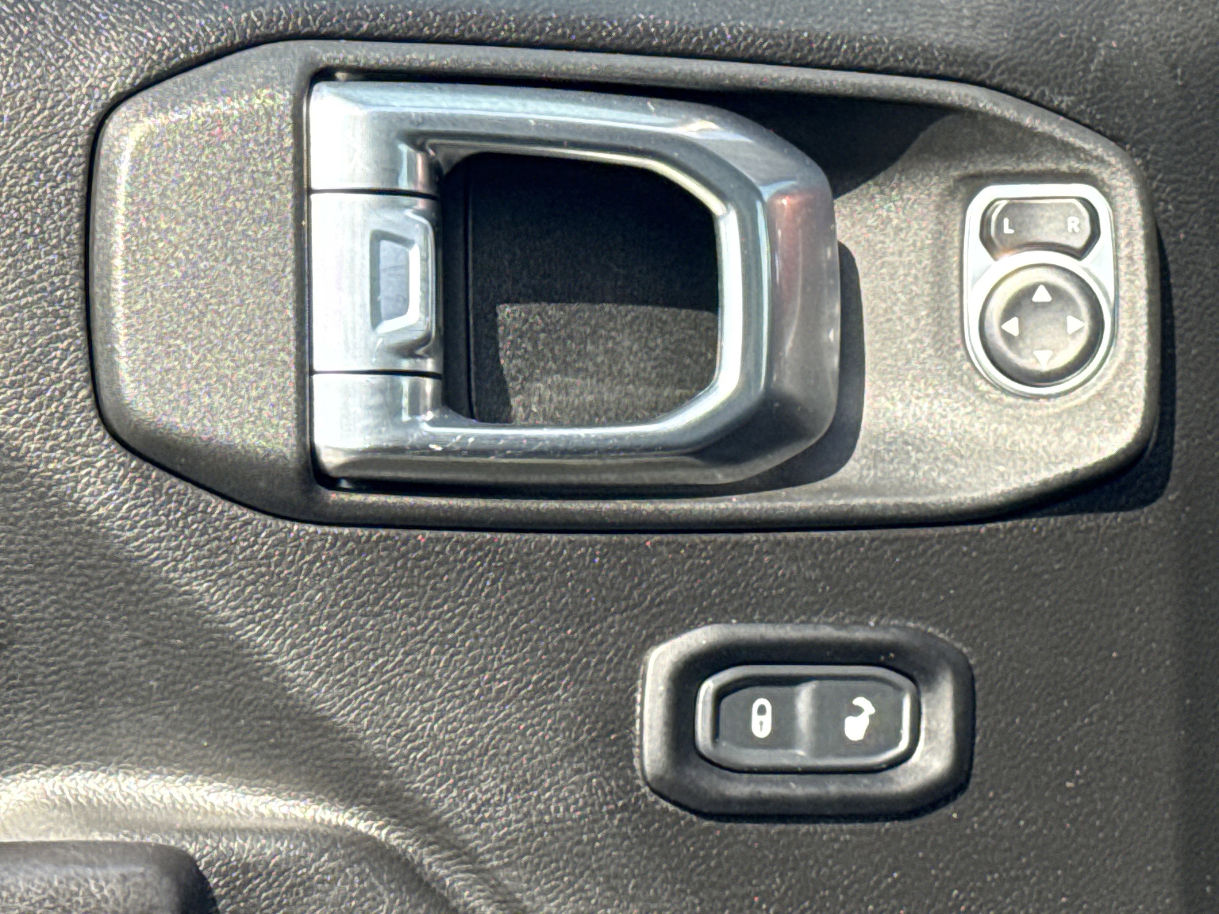 Used 2021 Jeep Wrangler Unlimited Rubicon image 15