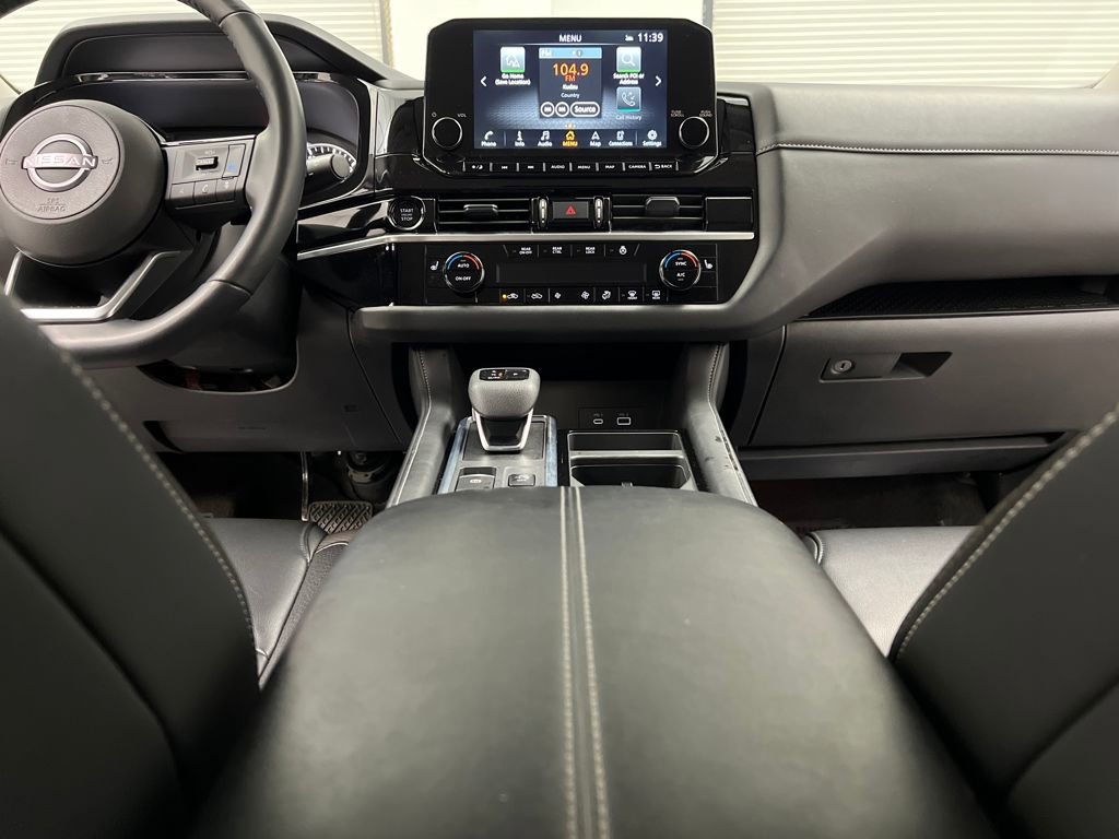 Used 2025 Nissan Pathfinder SL image 40