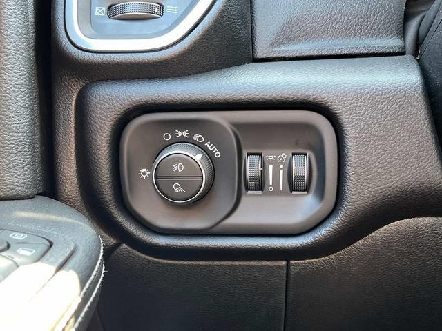 New 2026 RAM 2500 Laramie w/ Night Edition AWD/4WD image 20