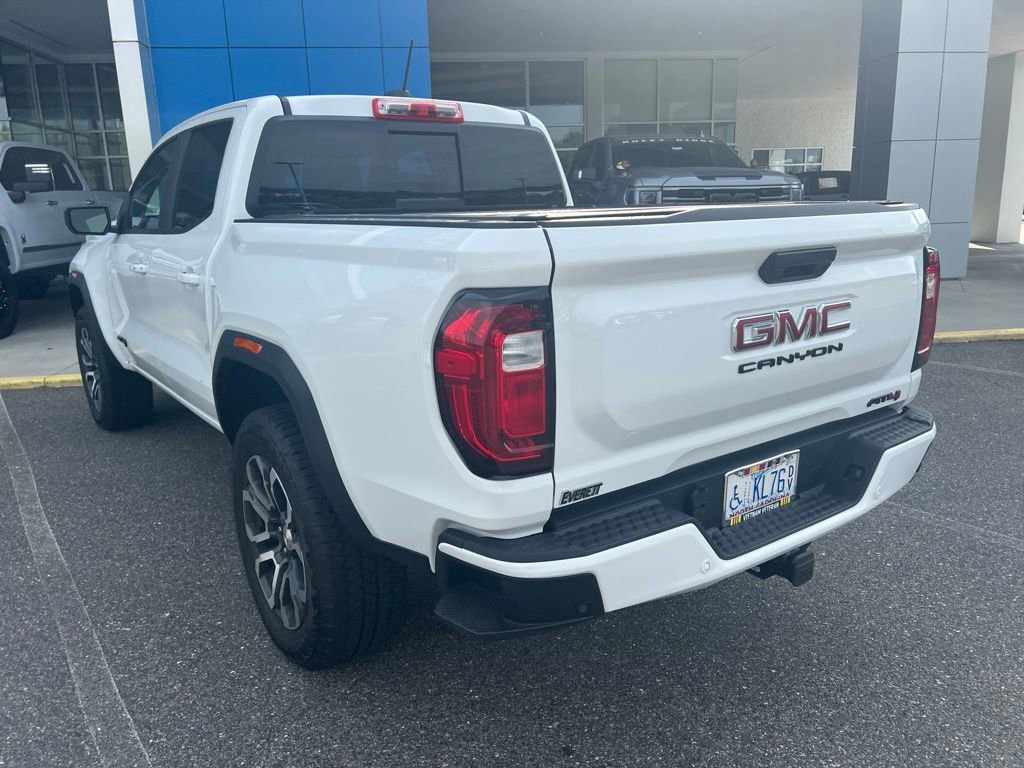 Used 2024 GMC Canyon AT4 w/ AT4 Premium Package AWD/4WD image 10