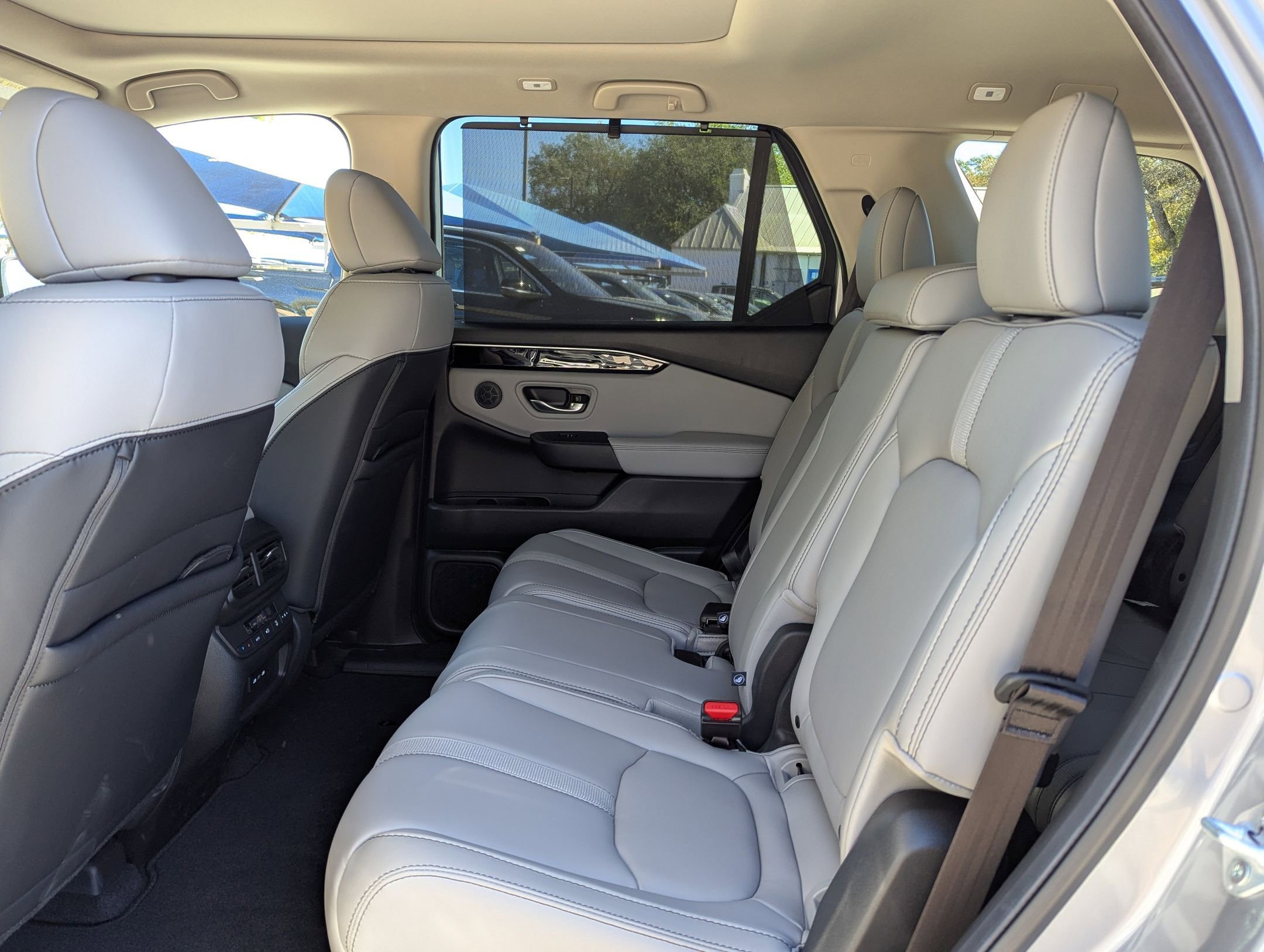 Used 2025 Honda Pilot Touring image 15