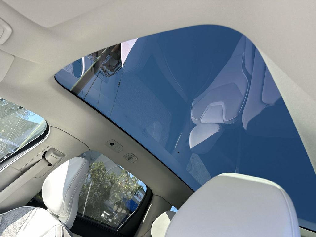 New 2025 Volvo EX90 Plus w/ Protection Package Premier image 17