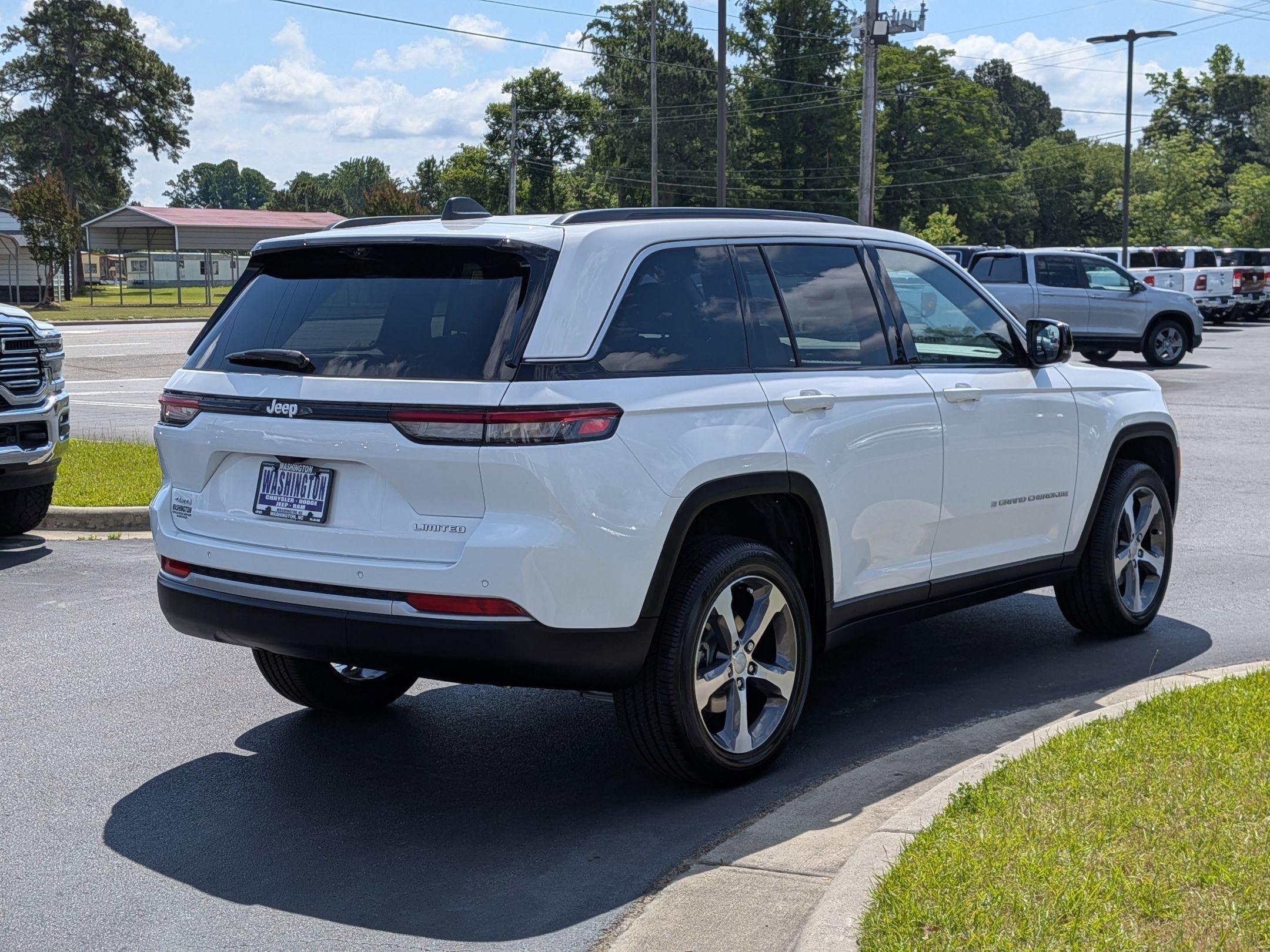 New 2026 Jeep Grand Cherokee Limited AWD/4WD image 5
