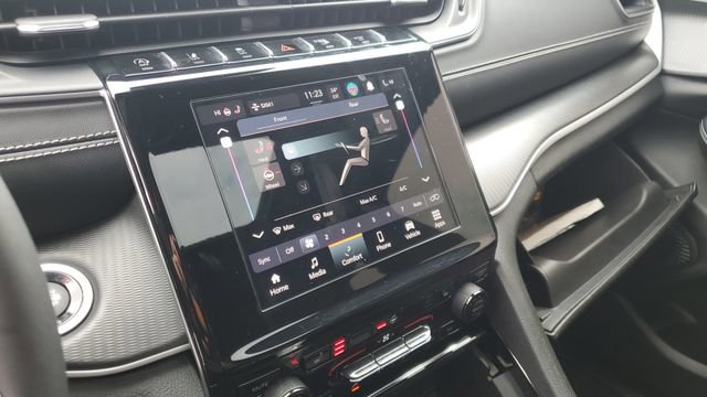 Certified 2023 Jeep Grand Cherokee L Laredo image 15