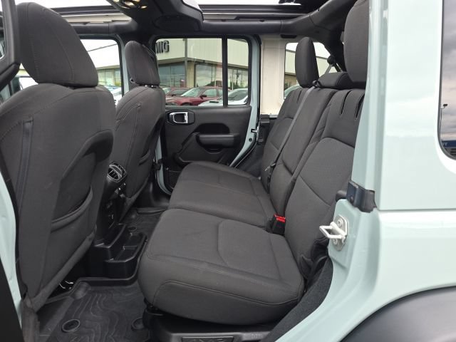 Used 2023 Jeep Wrangler Unlimited w/ Sun & Screen Package AWD/4WD image 37