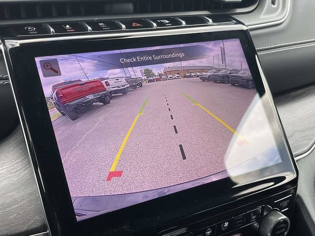 Used 2022 Jeep Grand Cherokee Overland w/ Luxury Tech Group IV AWD/4WD image 32