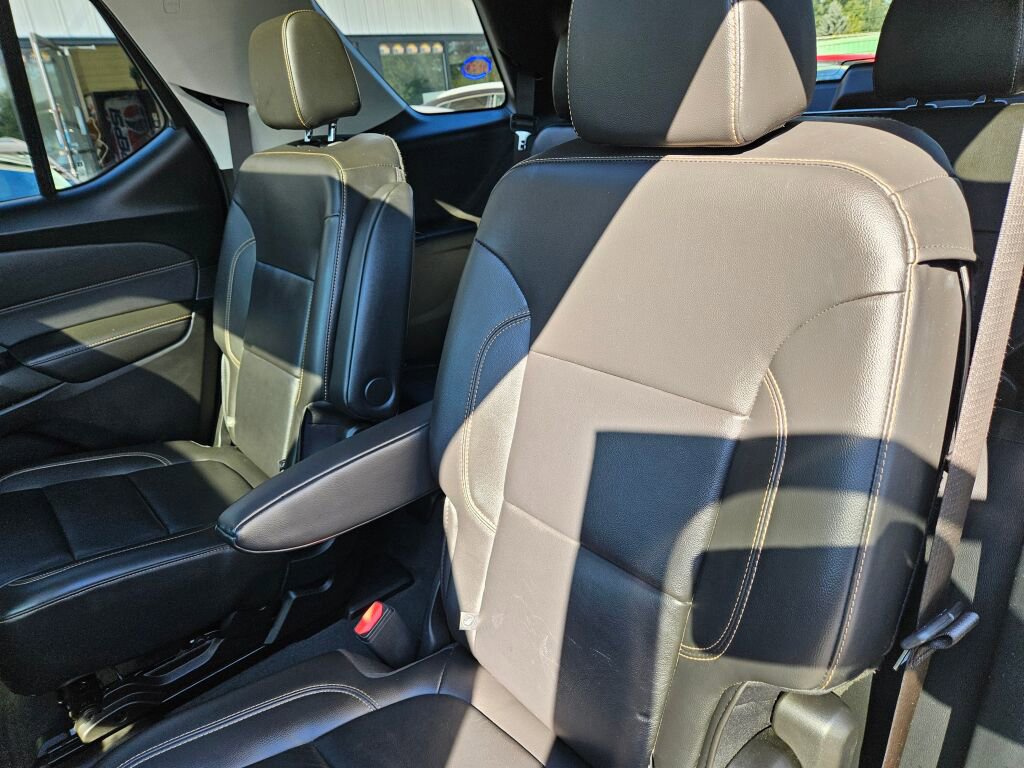 Used 2020 Chevrolet Traverse RS image 27