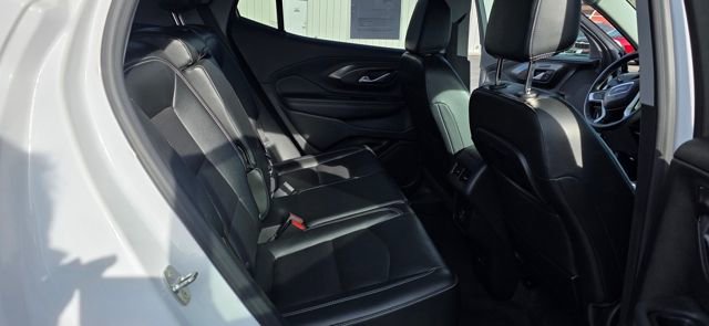 Used 2024 GMC Terrain SLT image 13