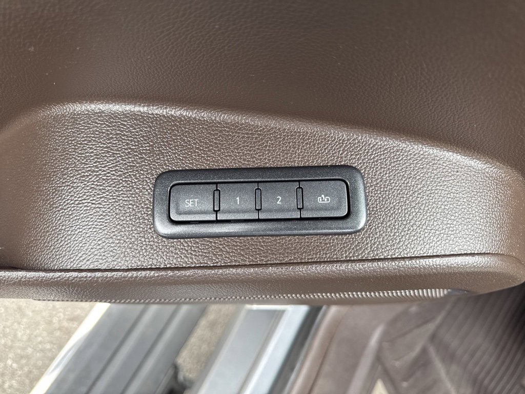 Used 2020 GMC Yukon XL Denali w/ Denali Ultimate Package image 40