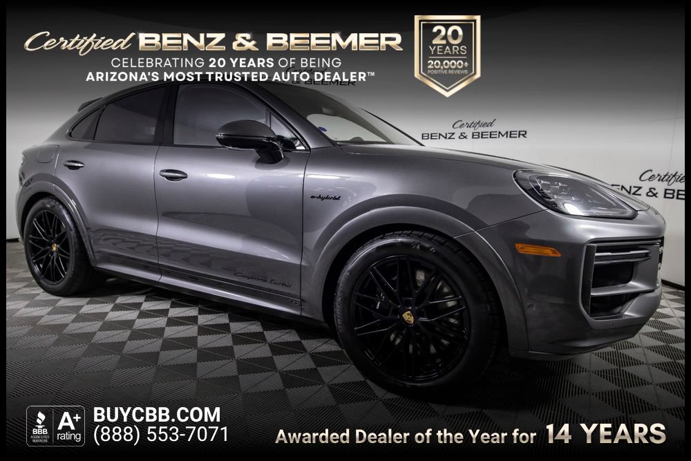 Used 2024 Porsche Cayenne Turbo AWD/4WD image 1