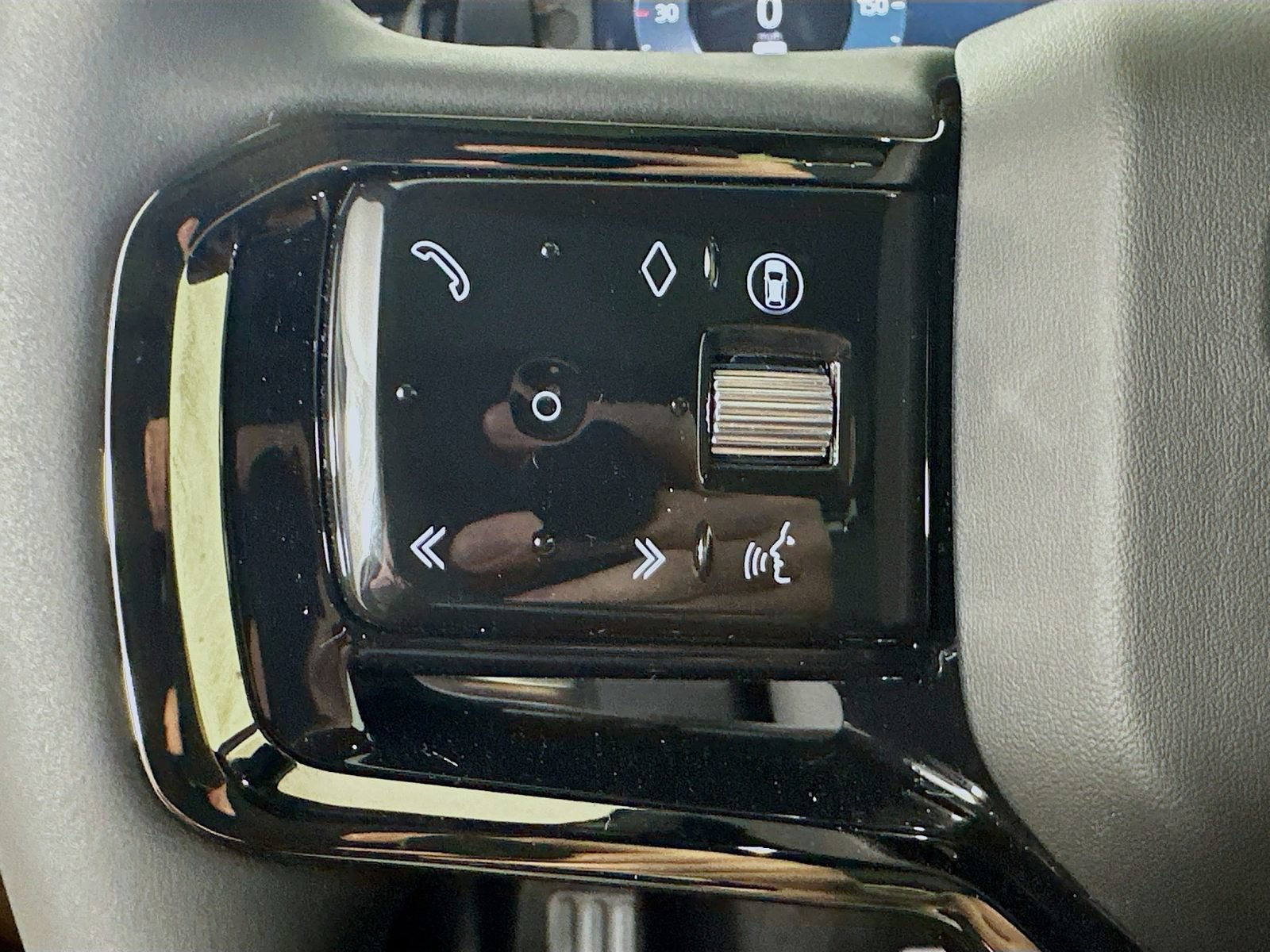 New 2026 Land Rover Range Rover Evoque Hoxton AWD/4WD image 18