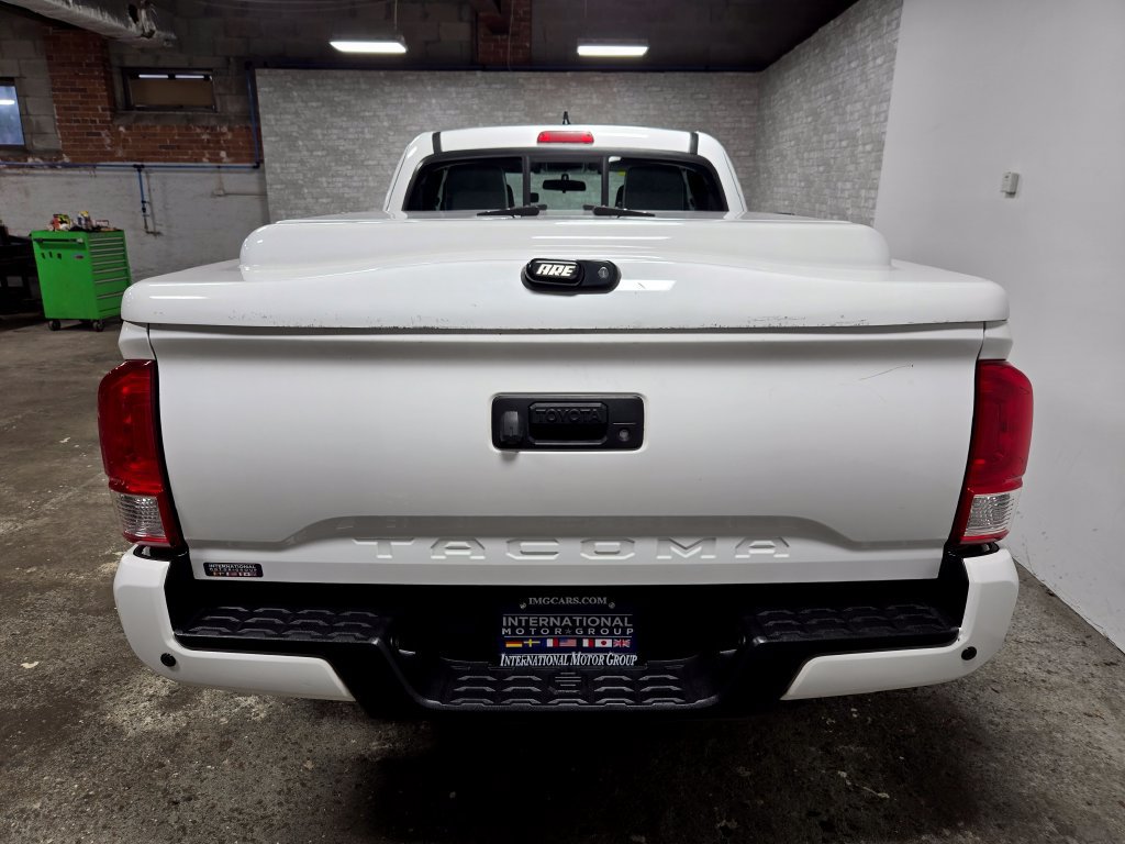 Used 2017 Toyota Tacoma SR RWD image 40