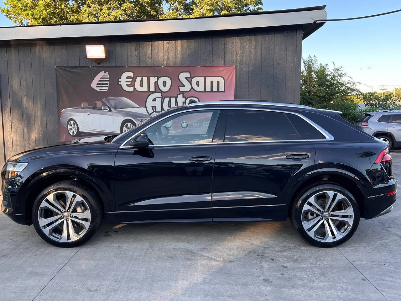 Used 2019 Audi Q8 Prestige AWD/4WD image 5