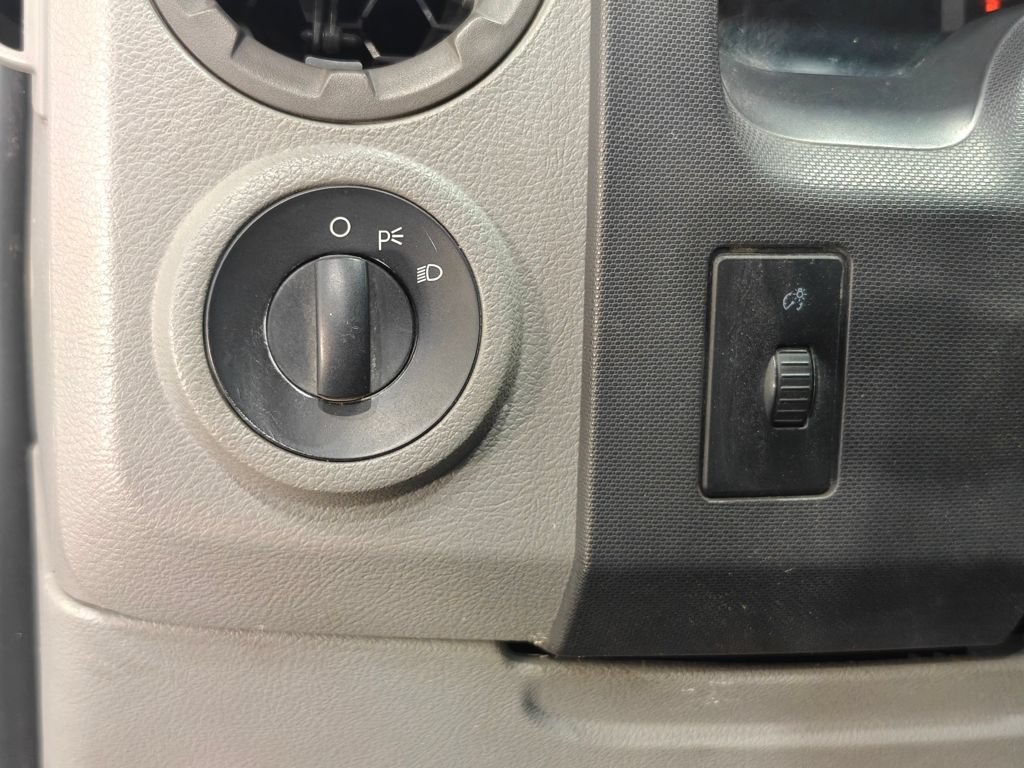 Used 2011 Ford E-150 and Econoline 150 w/ PWR Group RWD image 6