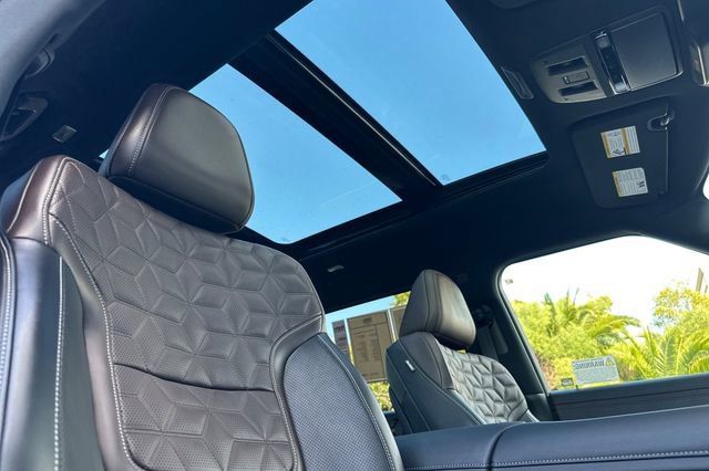 Used 2025 Nissan Armada Platinum Reserve image 16