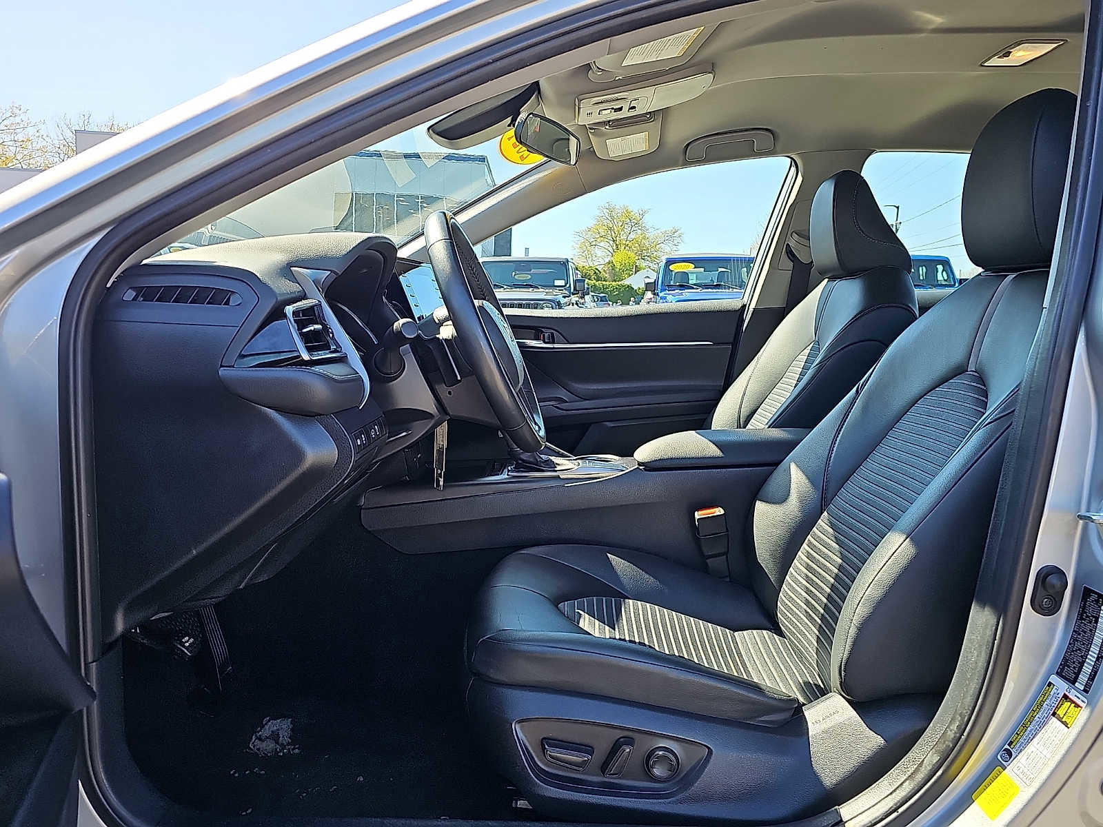 Used 2024 Toyota Camry SE FWD image 13