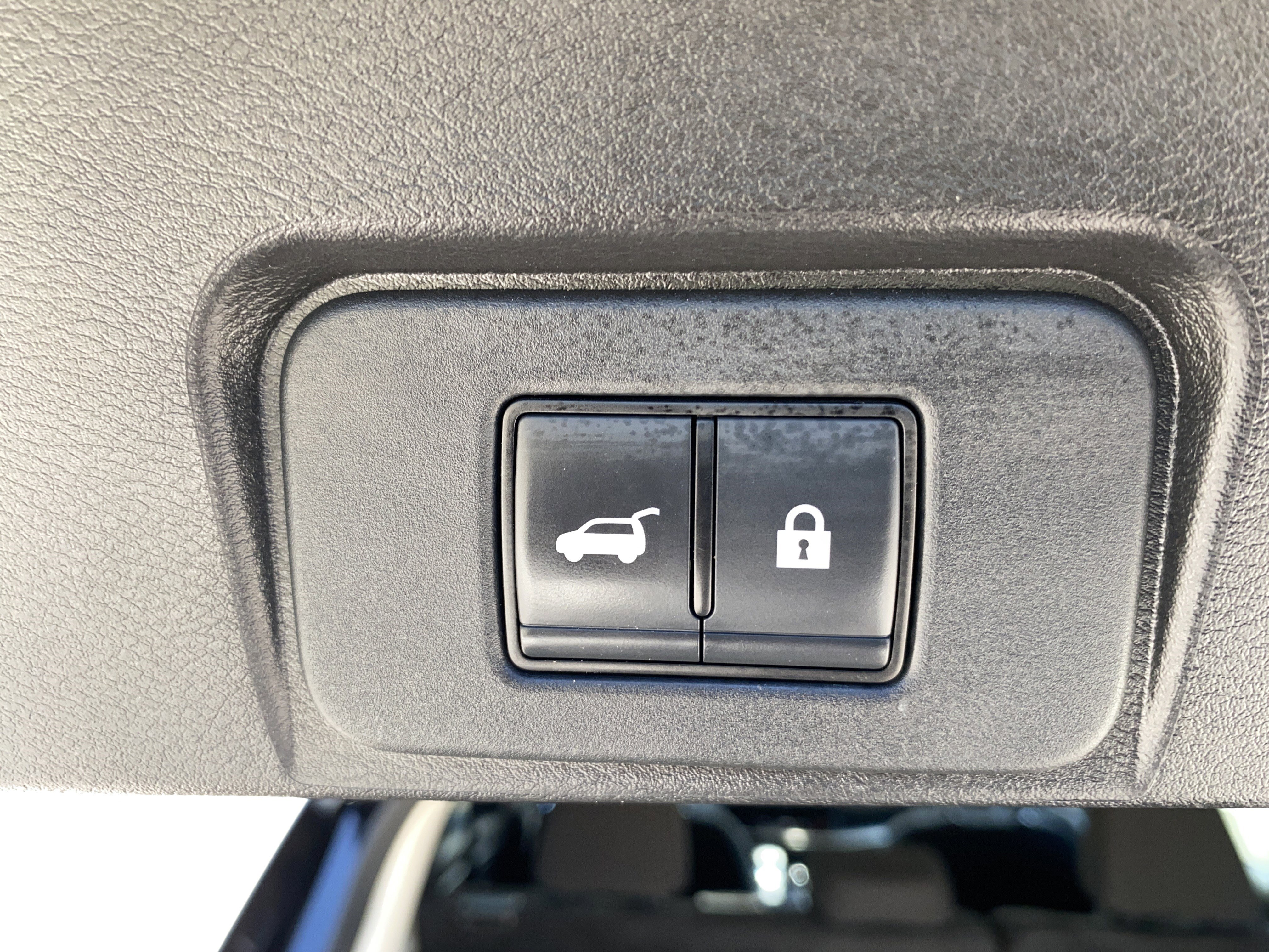 Used 2024 Nissan Rogue SV AWD/4WD image 36