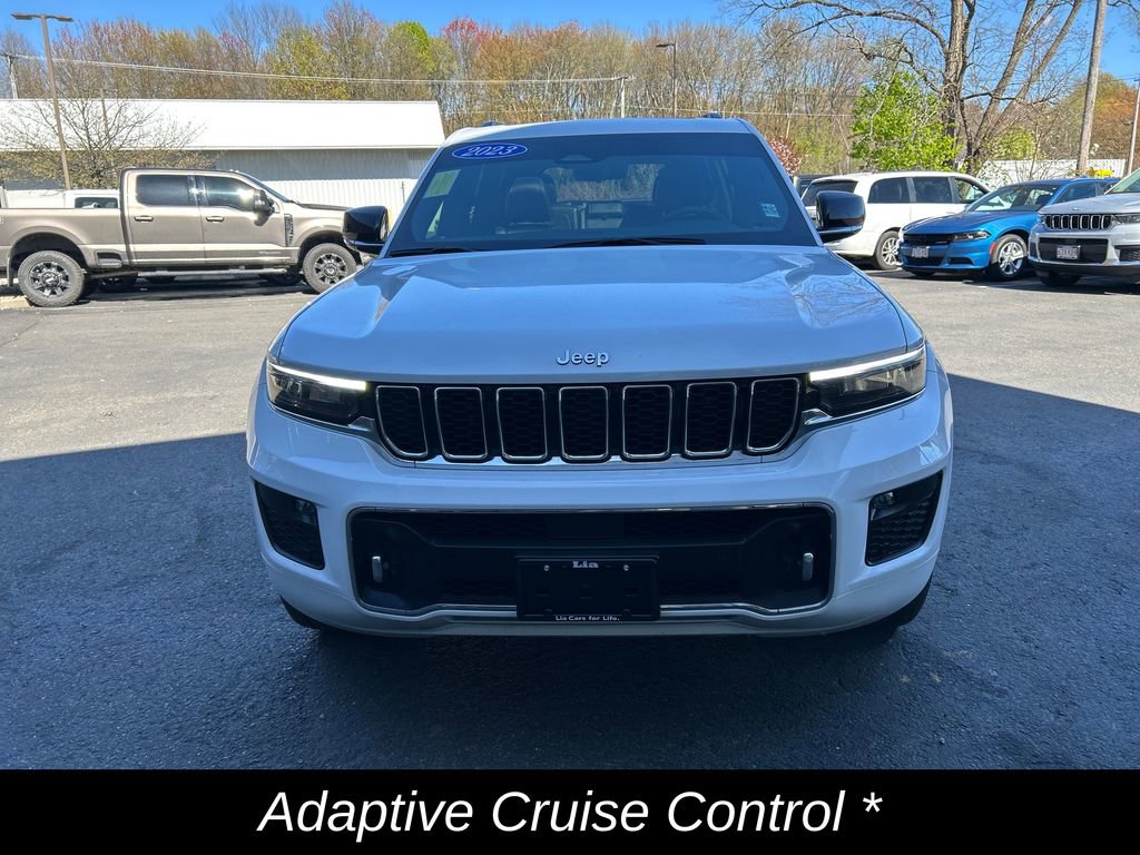 Used 2023 Jeep Grand Cherokee Overland w/ Luxury Tech Group IV AWD/4WD image 10