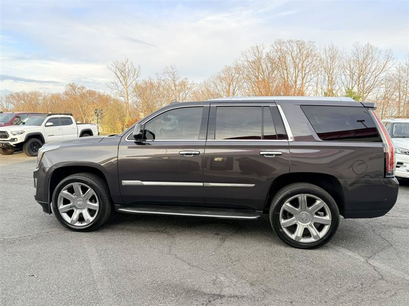 Used 2017 Cadillac Escalade Luxury AWD/4WD image 8