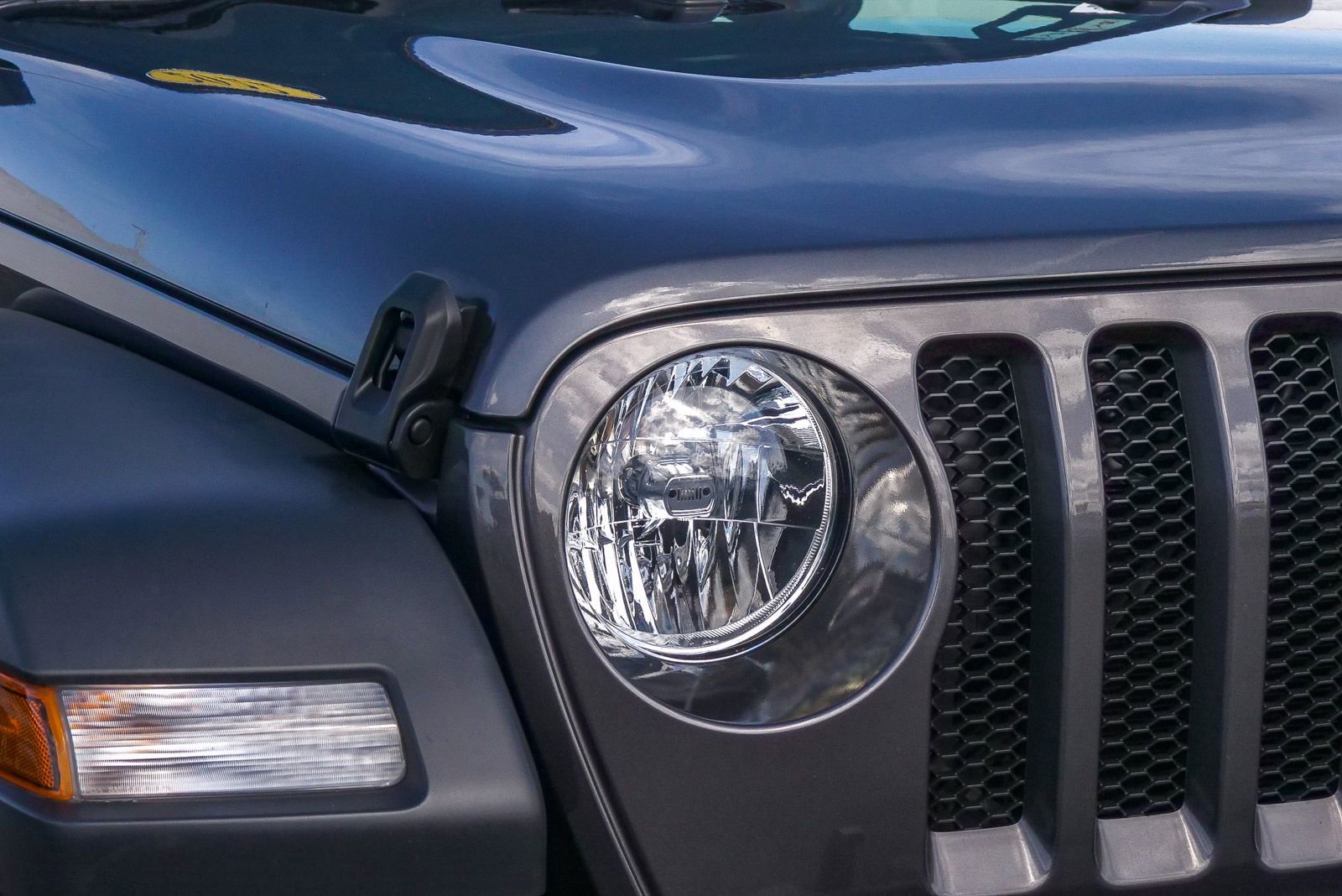 Used 2022 Jeep Wrangler Unlimited Sport AWD/4WD image 4