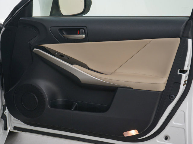 Used 2018 Lexus IS 300 AWD w/ Comfort Package image 9