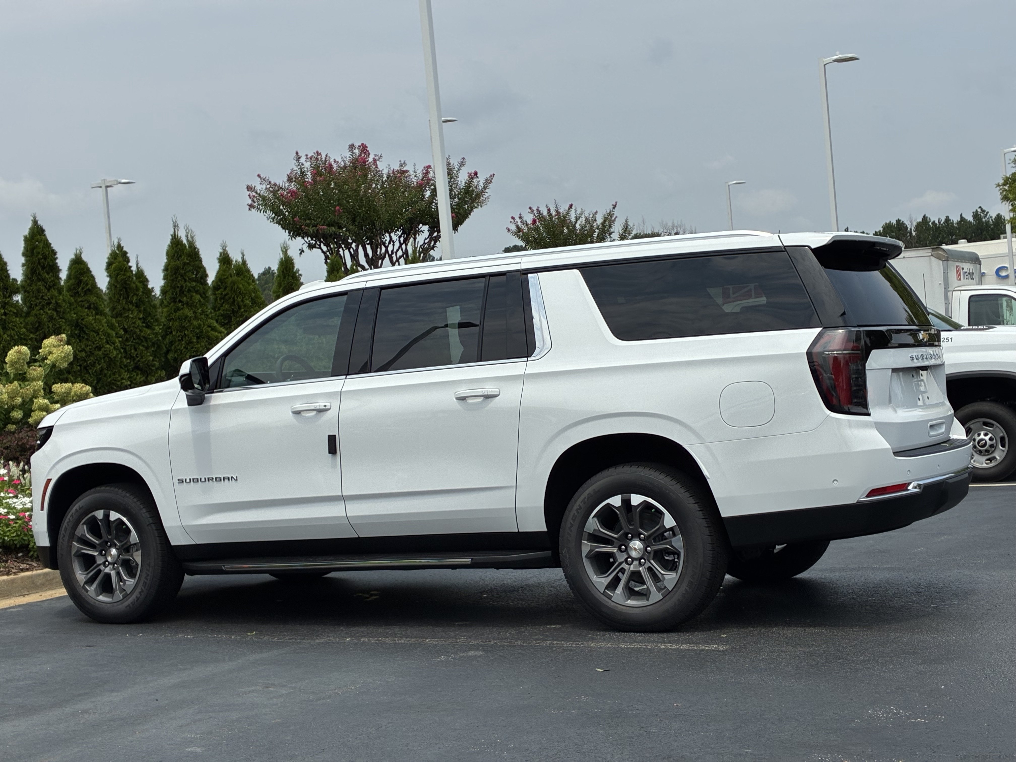 New 2026 Chevrolet Suburban LS w/ Max Trailering Package RWD image 9