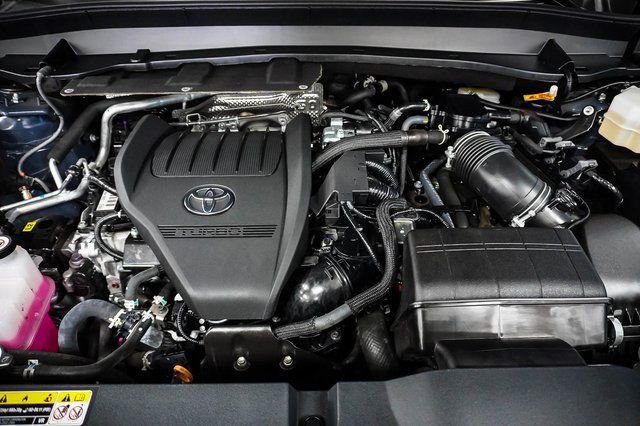 Used 2024 Toyota Grand Highlander AWD Hybrid image 27