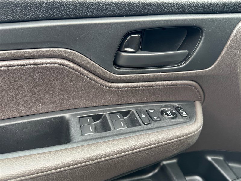 Used 2019 Honda Odyssey EX image 12