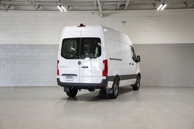 Used 2024 Mercedes-Benz Sprinter 2500 image 7