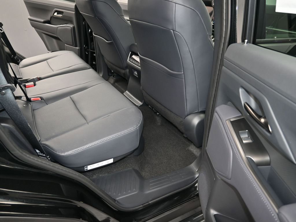 New 2025 Lexus GX 550 image 13