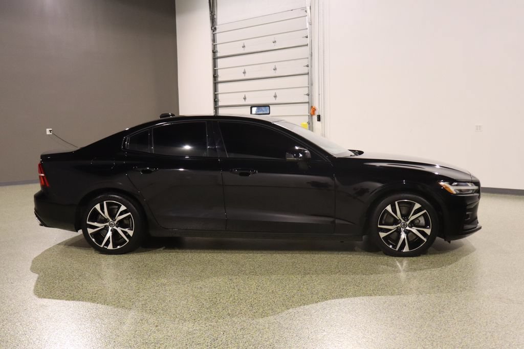 Used 2020 Volvo S60 T5 Momentum FWD image 11