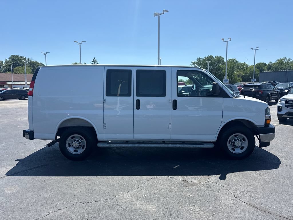 Used 2025 Chevrolet Express 2500 w/ Driver Convenience Package RWD image 7