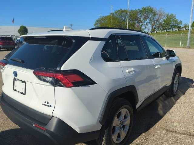 Used 2020 Toyota RAV4 LE image 4