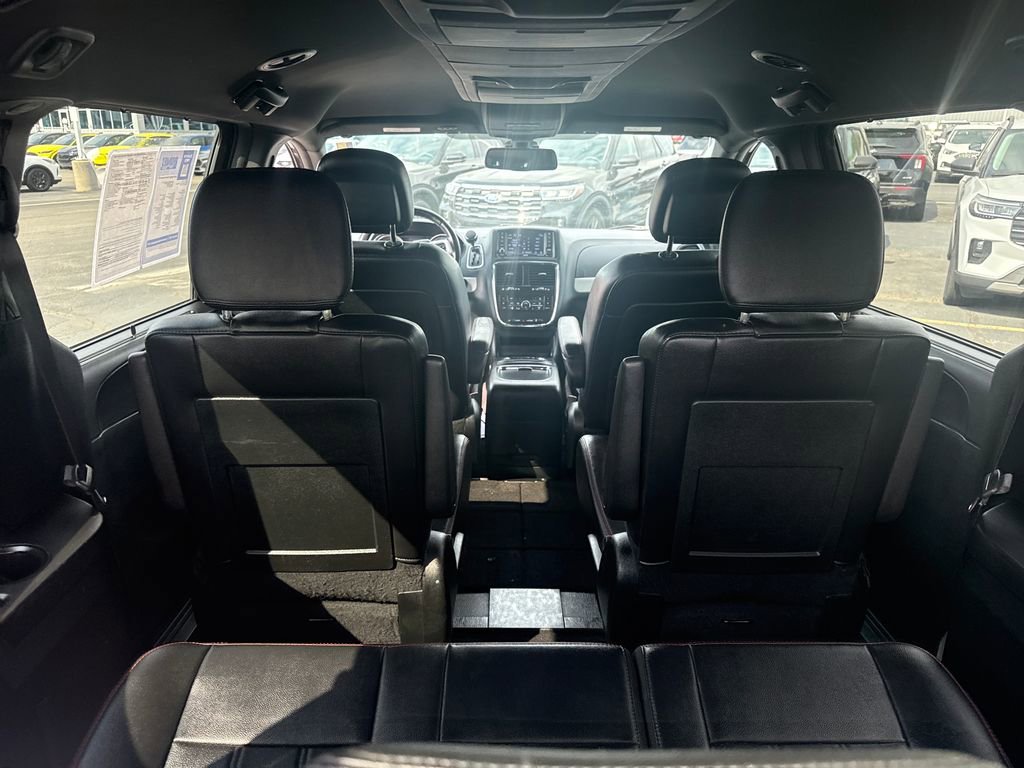 Used 2018 Dodge Grand Caravan GT FWD image 12