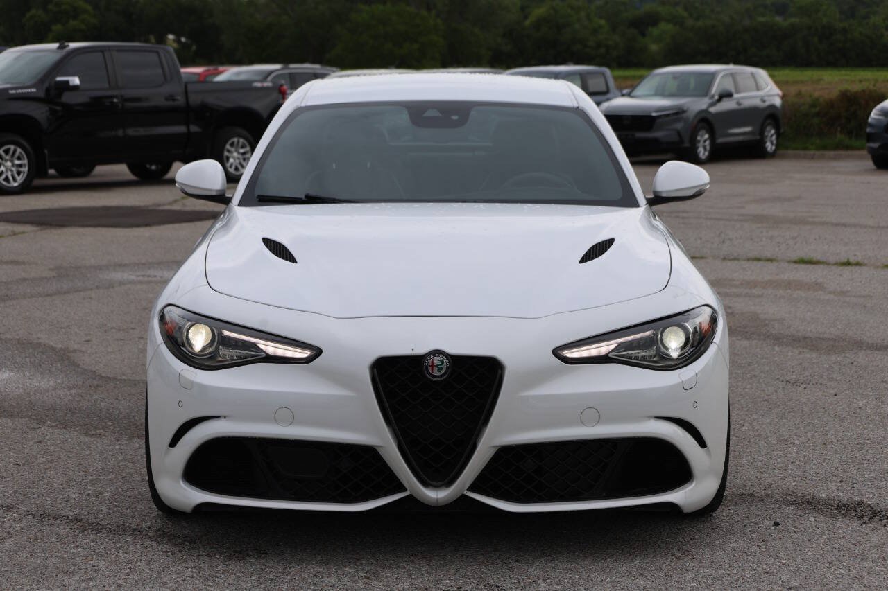 Used 2017 Alfa Romeo Giulia Quadrifoglio RWD image 5