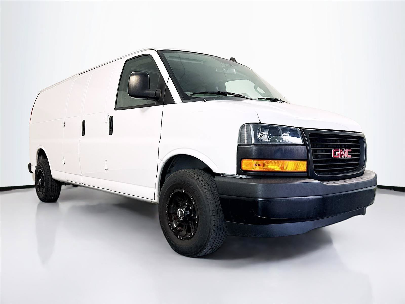 Used 2020 GMC Savana 2500 Extended w/ Enhanced Convenience Package RWD image 18