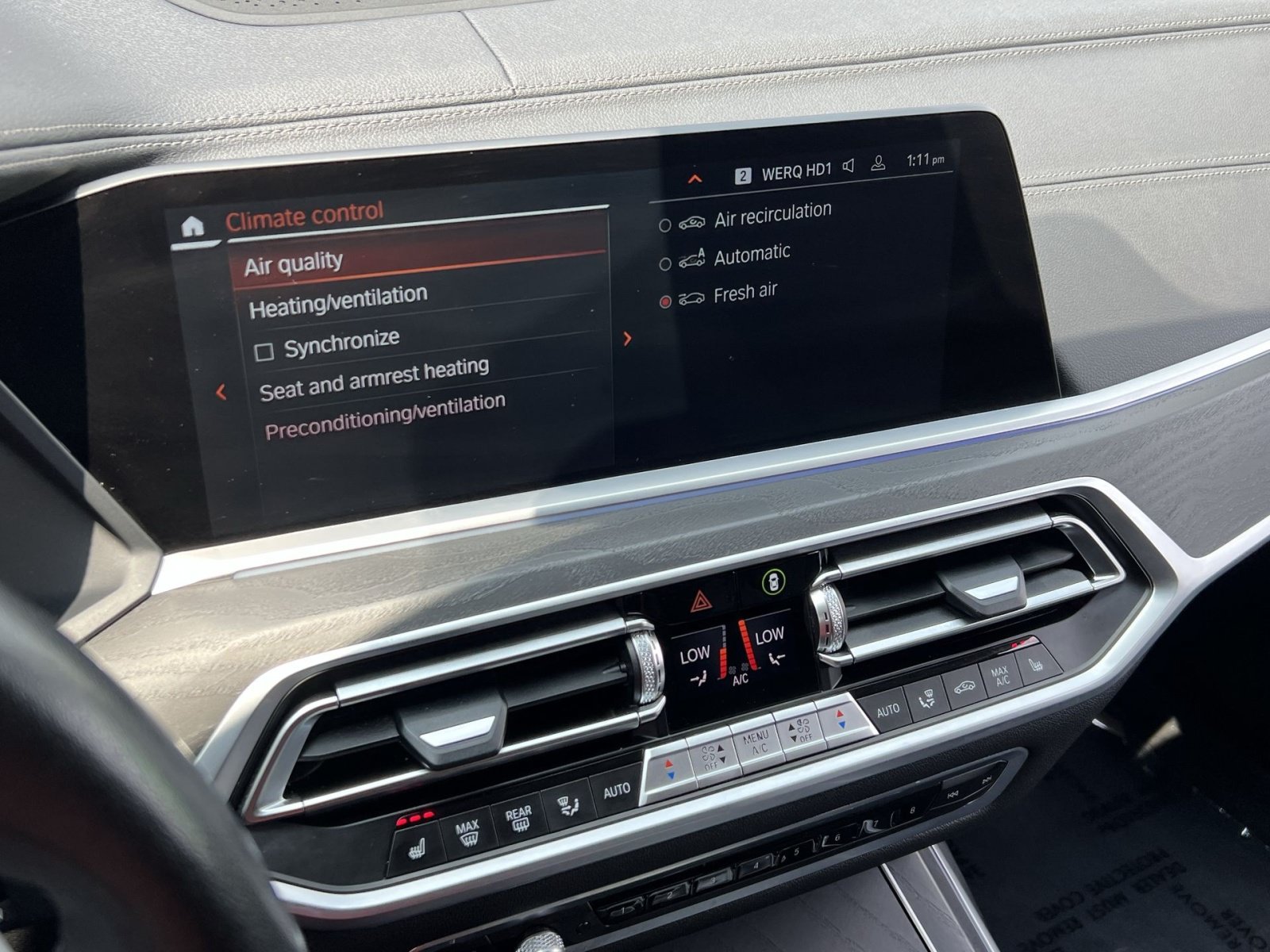 Used 2022 BMW X7 xDrive40i w/ Premium Package AWD/4WD image 26