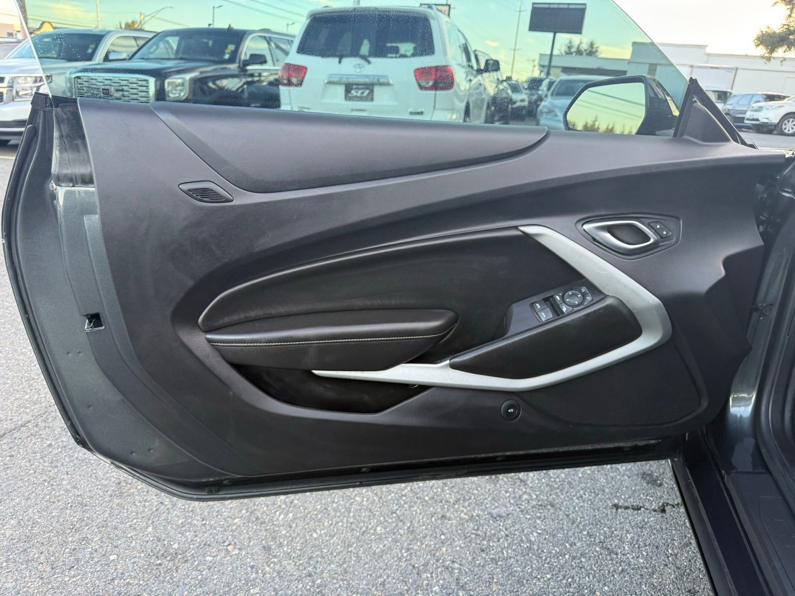 Used 2017 Chevrolet Camaro SS image 31