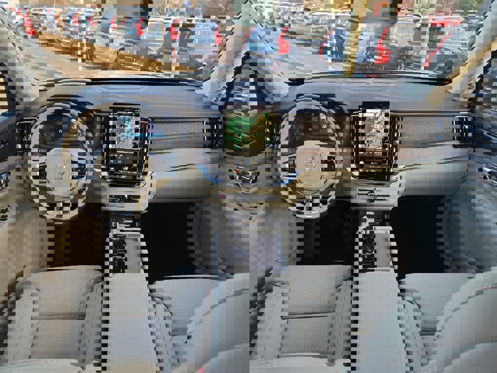 New 2026 Volvo XC90 T8 Ultra w/ Protection Package Premier image 11