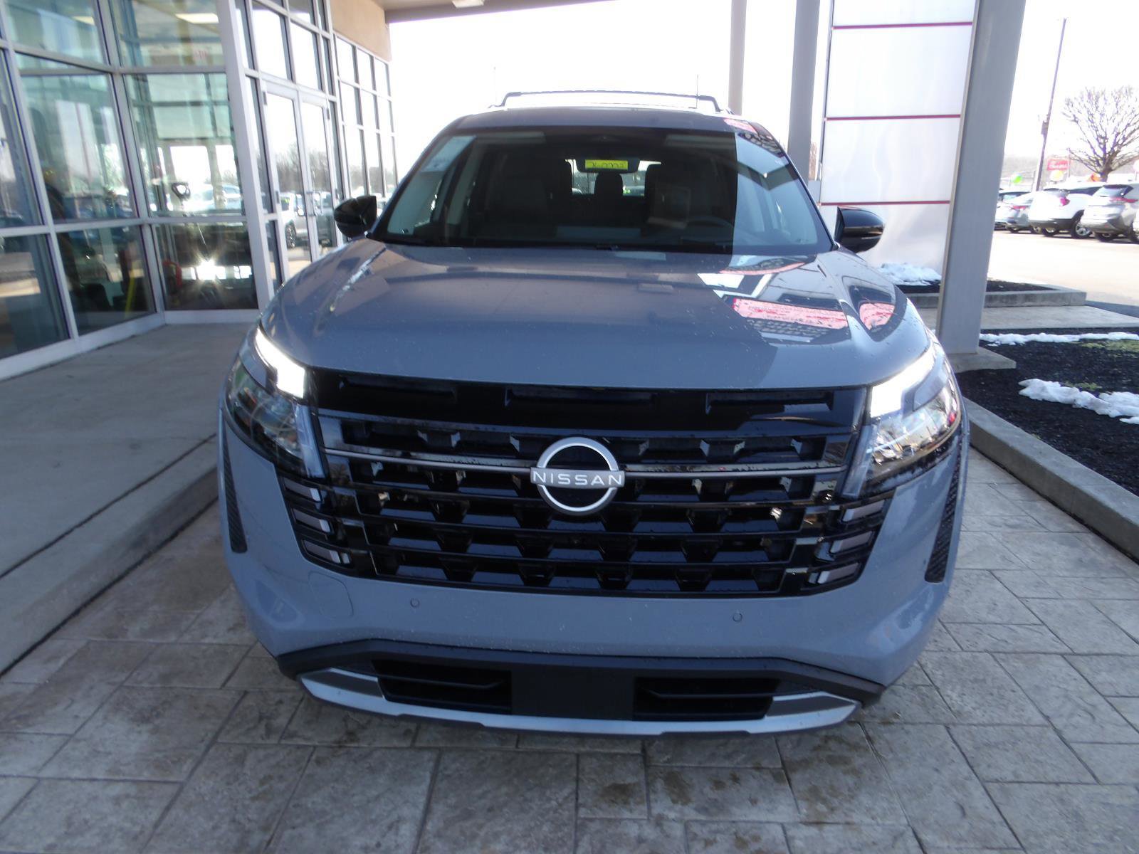 New 2026 Nissan Pathfinder Platinum image 2