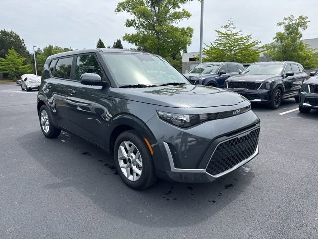Certified 2025 Kia Soul LX w/ LX Technology Package FWD image 7
