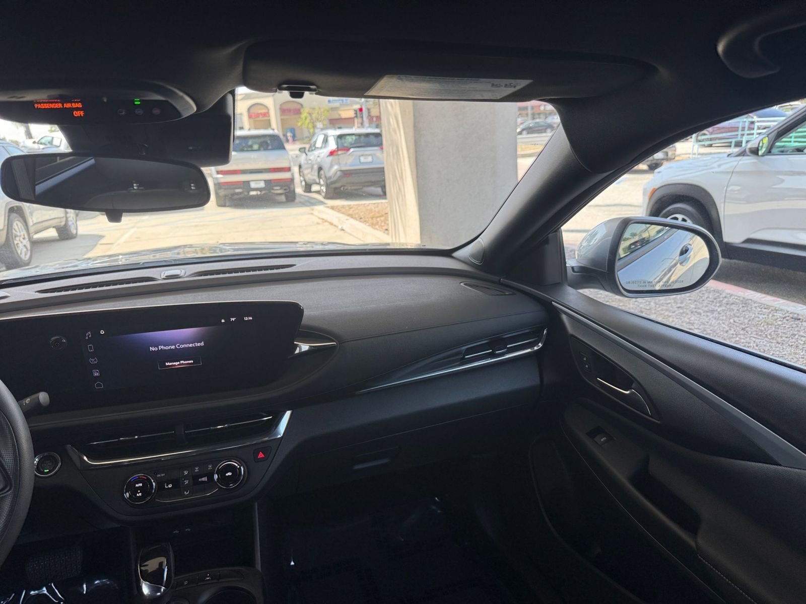 Used 2025 Buick Envista Preferred image 35